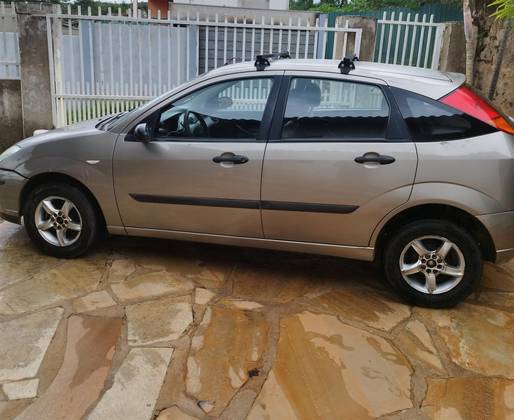 FORD FOCUS 1.6 GLX 8V GASOLINA 4P MANUAL